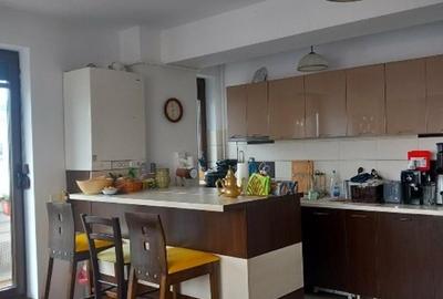 Apartament cu 3 camere decomandat în Băneasa - 2