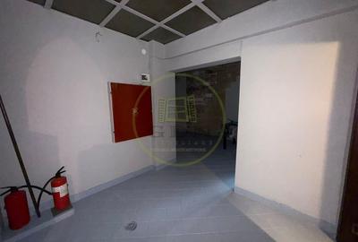 Spațiu comercial, de 377 mp, în 1 Mai - 10