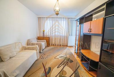 Apartament cu 3 camere decomandat, mobilat în Far