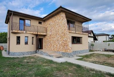 Casă cu Teren 690 Mp în Central