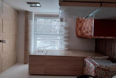 Inchiriez camera de camin cu baie proprie si convector pe gaz .900 chiria plus garan?ie - 1