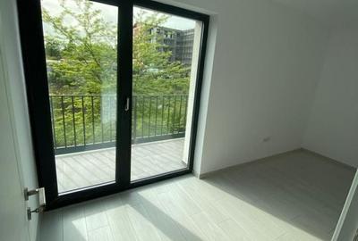 Apartament cu 3 camere decomandat în Berceni
