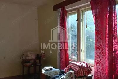 Casă cu 2 camere cu Canalizare în Central