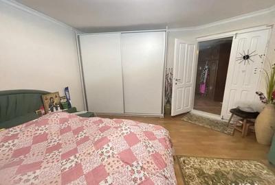 Casă cu 5 camere în Ronaț