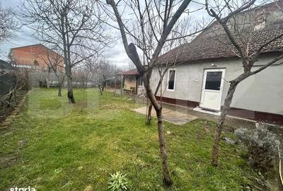 Casă cu 4 camere cu Teren 370 Mp în Central - 1