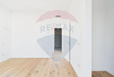 Vila luminoasa si moderna de vanzare in Amber Forest Tunari - 22