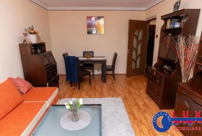 Apartament cu 3 camere decomandat în E3 - 12