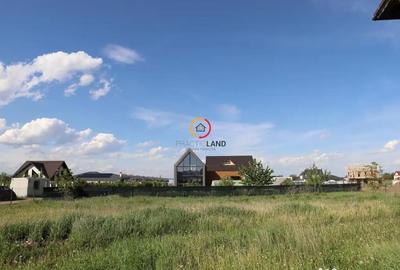 Casă cu 8 camere cu Teren 1352 Mp în Central - 2