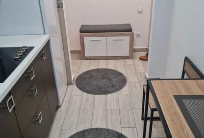 Garsonieră semidecomandată în P-ța Universității - 1