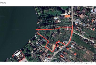 Proprietate unica pe Lacul Snagov - teren generos si vila interbelica - 1