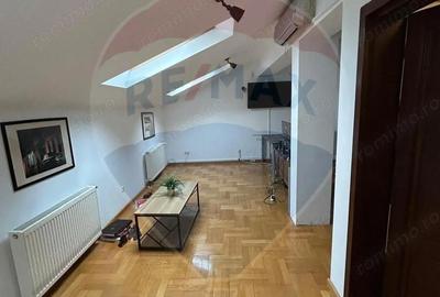 Spațiu comercial, de 107 mp, în P-ța Victoriei - 8