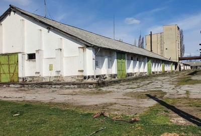 Spațiu comercial, de 40,000 mp, în Central - 4