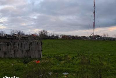 Teren de 2700 mp, în Central - 2