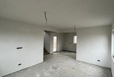 Casă cu 3 camere cu Teren 450 Mp în Central - 3