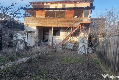Casă cu 3 camere cu Teren 390 Mp în Central - 3