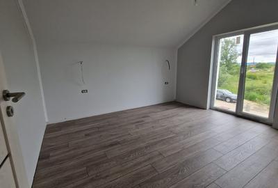 Proprietar Duplex P+M Cochet intrare Remetea - 159.900 Eur - 14