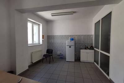 Birou etj 1/2 open space chicineta, gr sanitar, gaze a.c. pvc tripan singr/etaj - 4
