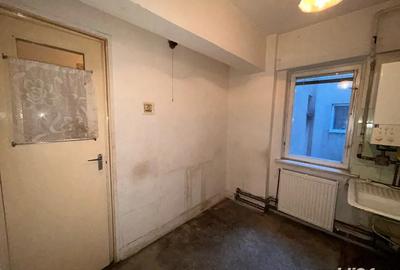 Apartament cu 3 camere de vanzare micro 16 - 1