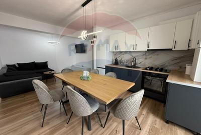 Apartament cu 2 camere decomandat, mobilat în Central