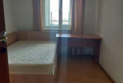 Apartament cu 3 camere - zona Nicolina - Frumoasa - 4