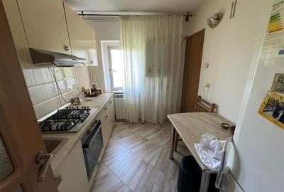Apartament cu 3 camere decomandat în Vest