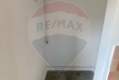 Apartament cu 3 camere decomandat în Central - 2