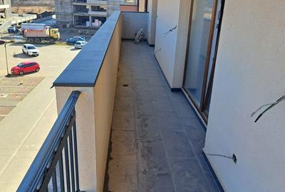 Apartament cu 3 camere decomandat în Exterior Vest - 2