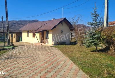 Casă cu 2 camere cu Teren 1794 Mp în Corbeni - 8