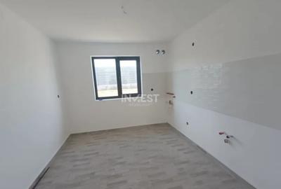 Casă cu 4 camere cu Teren 300 Mp în Păcurari