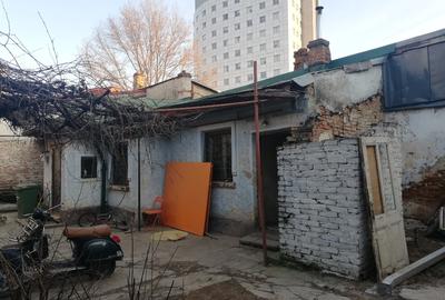 Piata Victoriei teren cu casa demolabila - 2