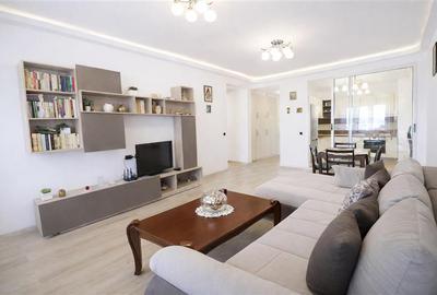 Apartament cu 2 camere decomandat, mobilat în Tractorul - 16