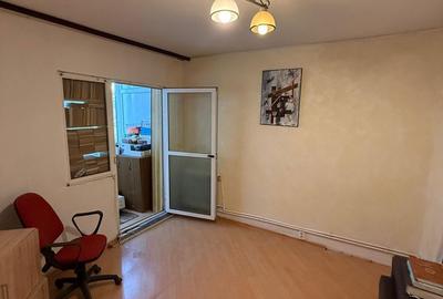 Apartament cu 3 camere decomandat în Canta - 2