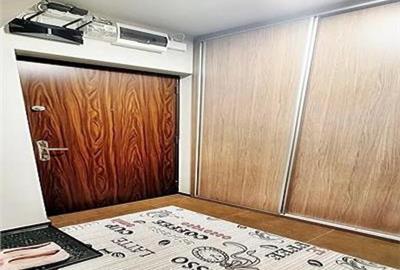 Garsoniera decomandat - zona Astra - 2