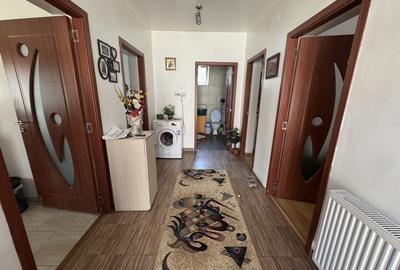 Tuzla - Central Casa 3 camere decomandate