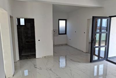 Vindem Casa in Navodari - 2