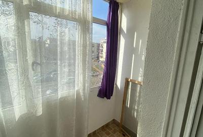 Apartament cu 4 camere decomandat în Micro 16 - 3