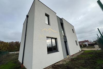 Casă individuală cu 5 camere cu Canalizare în Balotești - 10