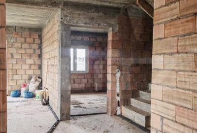 Casa la rosu de vanzare in Vulcan - Brasov - 17