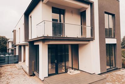 Duplex cu 4 camere cu Canalizare în Central - 22