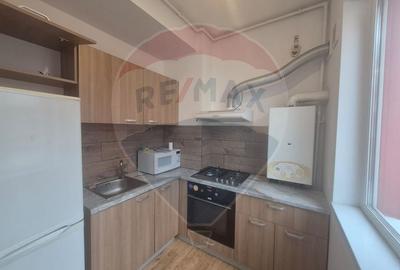 Apartament cu 2 camere semidecomandat, mobilat în UTA