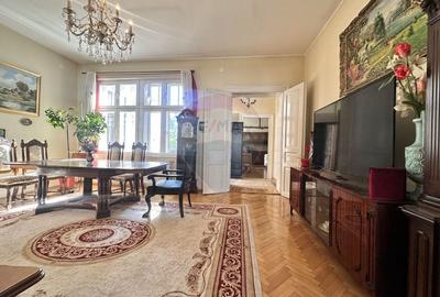 Apartament cu 4 camere semidecomandat, mobilat în Central