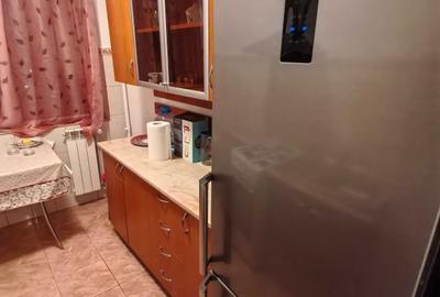 Apartament cu 2 camere decomandat în Micro 6 - 6