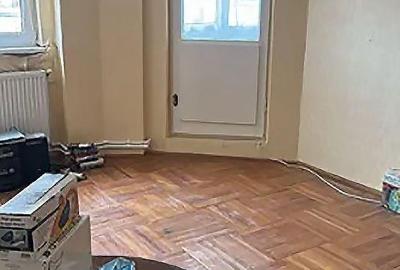 Apartament cu 3 camere decomandat în Faleză
