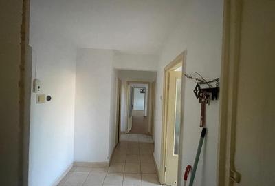 Apartament cu 3 camere semidecomandat în Central - 3
