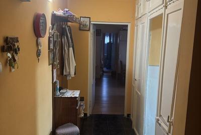 Apartament cu 3 camere semidecomandat în Central - 3