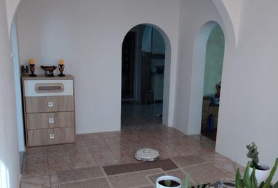 Apartament 4 camere vand-schimb cu casa - 1