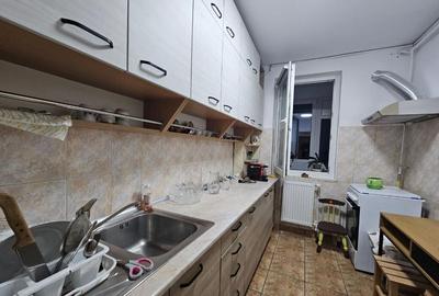 Apartament cu 3 camere decomandat în Piața Centrală - 10