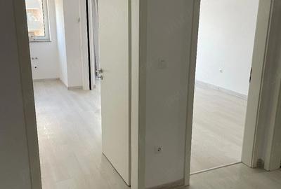 Garsonieră decomandată în Noua