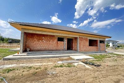 Casă cu 4 camere în Aeroport - 2