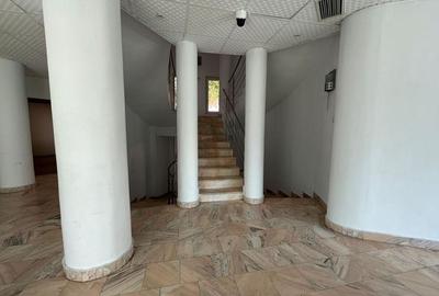 Zona Calea Călărași cladire birouri 500 mp curte 150 mp - 1